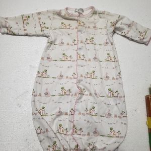 Kissy kissy newborn gown small